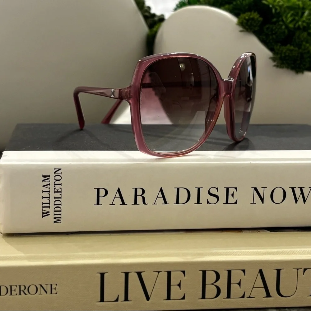 CHANEL Rose-Tinted Sunglasses - Picture 4 of 6